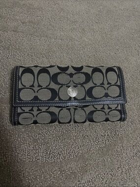 Coach Black vintage Signature Continental Wallet